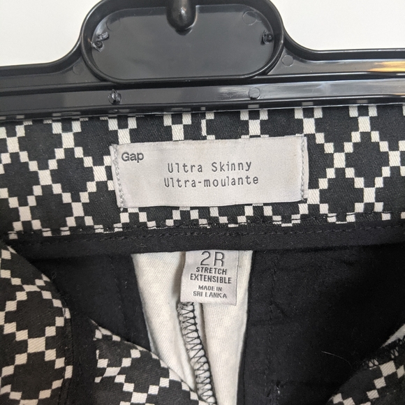 The GAP black and white print ankle pants size 2 - Picture 2 of 2